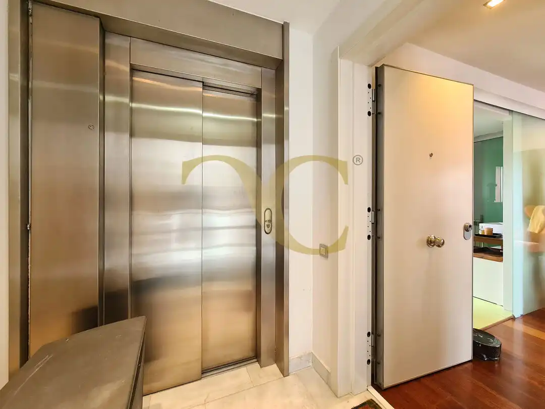 Maisonette zum Verkauf in Oviedo  mit Heizung, Privatgarten und Terrasse