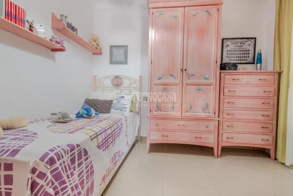 Dormitori de Casa adosada en venda en Motril