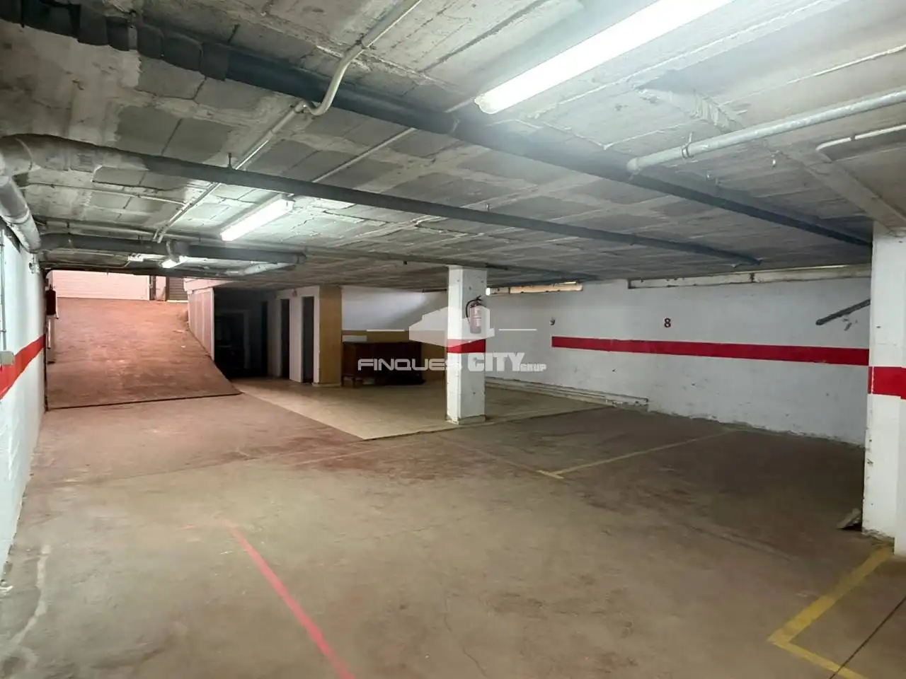 Local comercial de lloguer a Calle Llevant 4