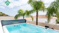 Piscina de Casa adosada en venda en Almuñécar