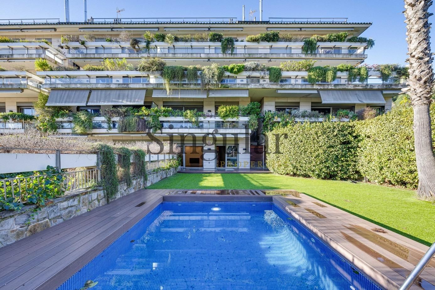 Vista exterior de Dúplex en venda en  Barcelona Capital amb Aire condicionat, Calefacció i Jardí privat