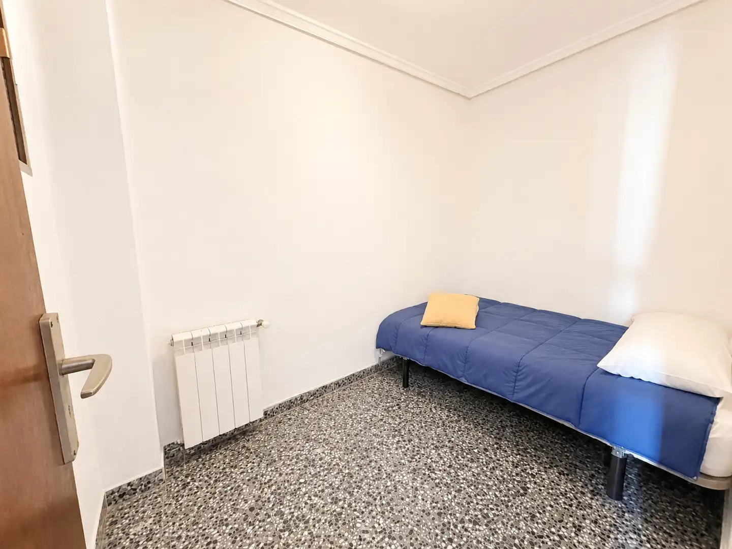 Dormitori de Casa adosada en venda en Chiva amb Terrassa, Traster i Forn
