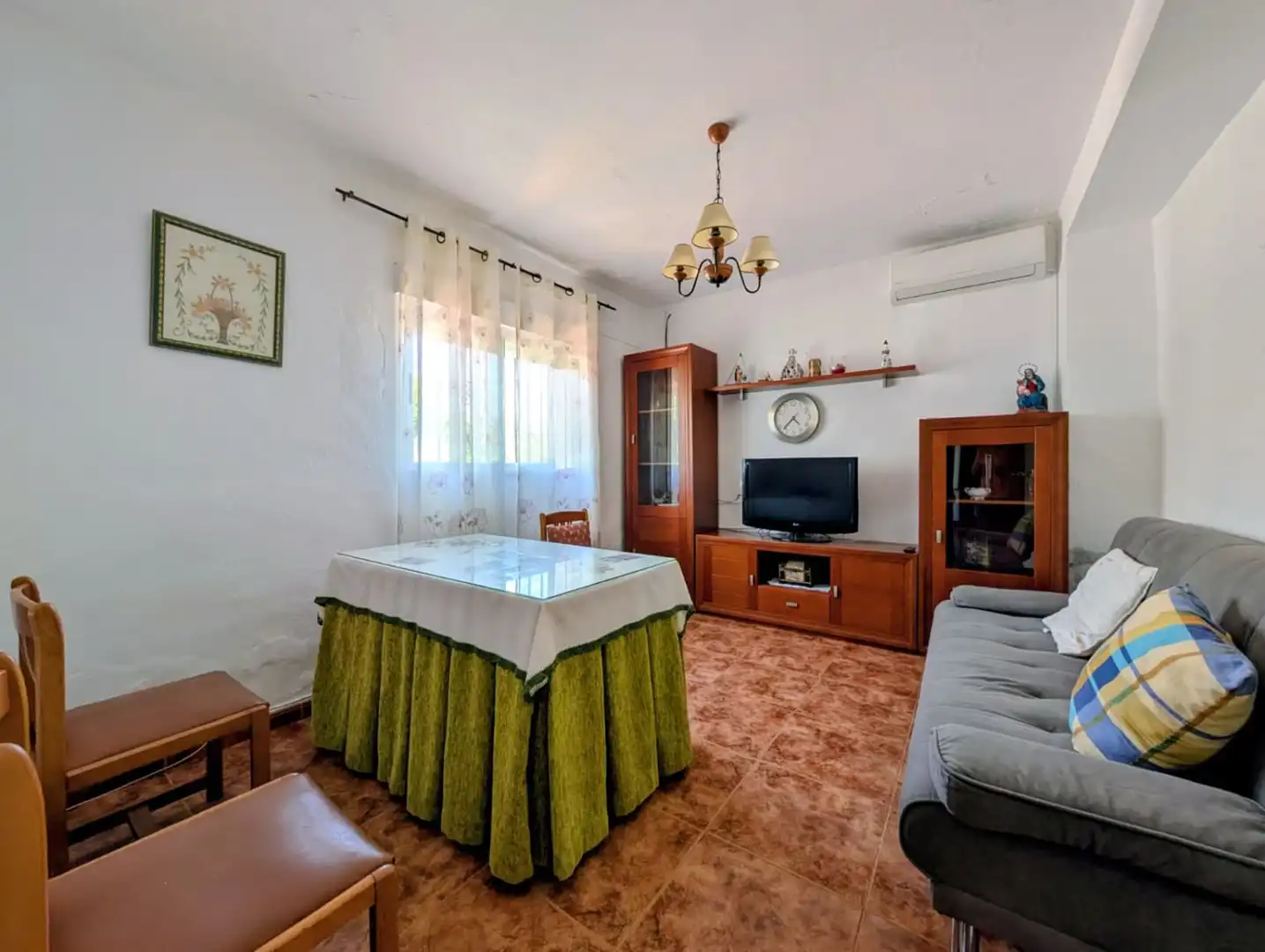 Sala d'estar de Casa o xalet en venda en Loja amb Aire condicionat, Terrassa i Traster