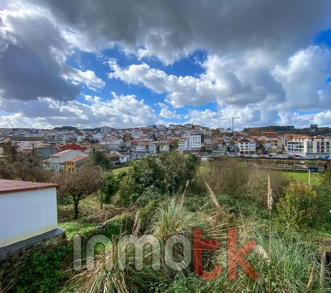 Vista exterior de Casa o xalet en venda en Betanzos amb Jardí privat i Terrassa