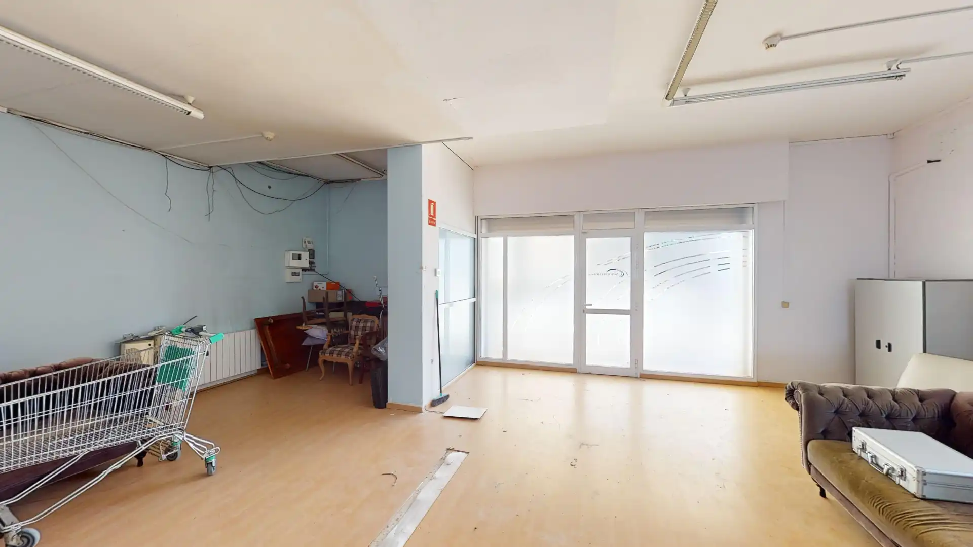 Local en venda en Rubí amb Parquet i Alarma