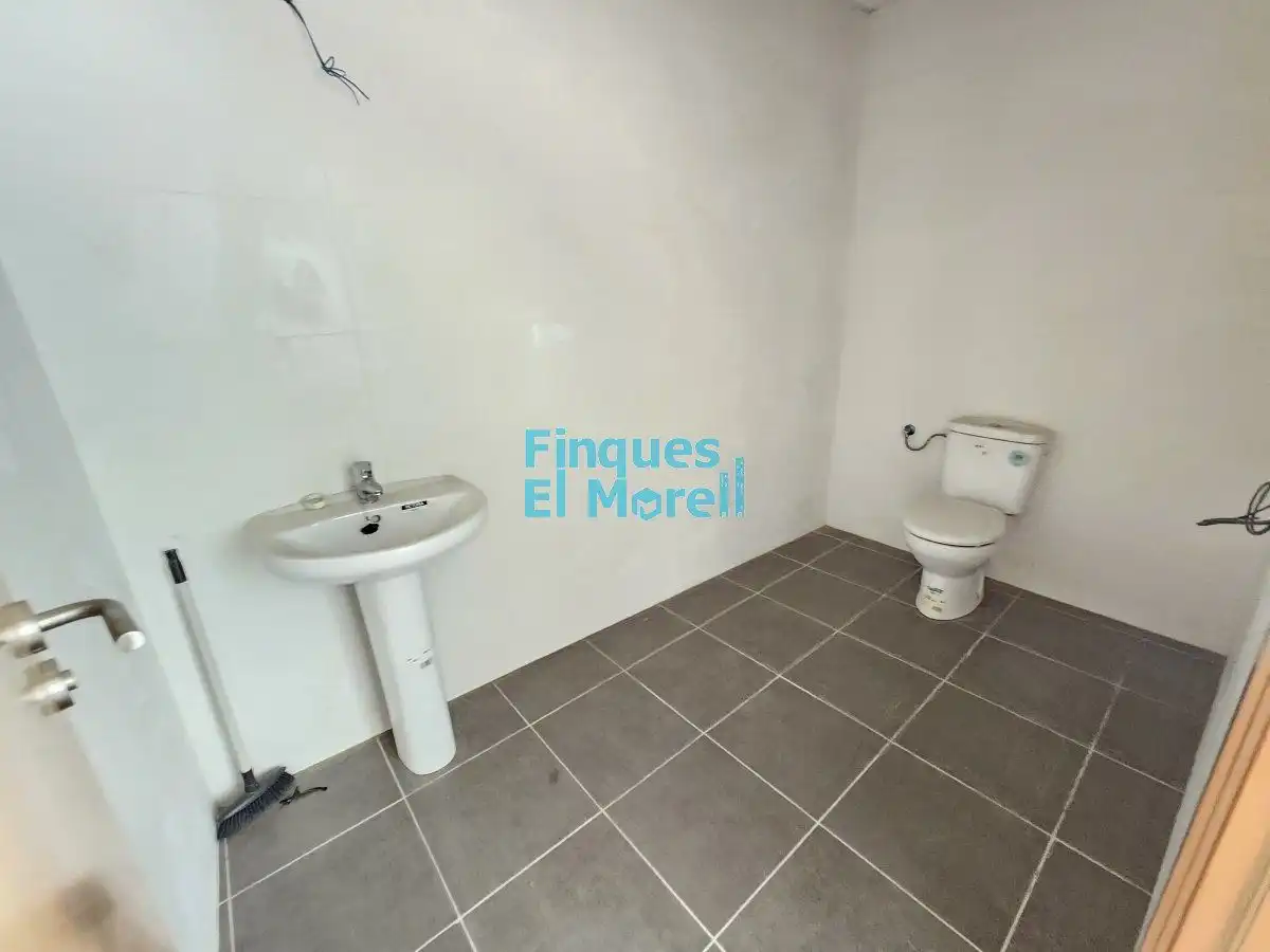 Baño de Local en venta en Vilallonga del Camp
