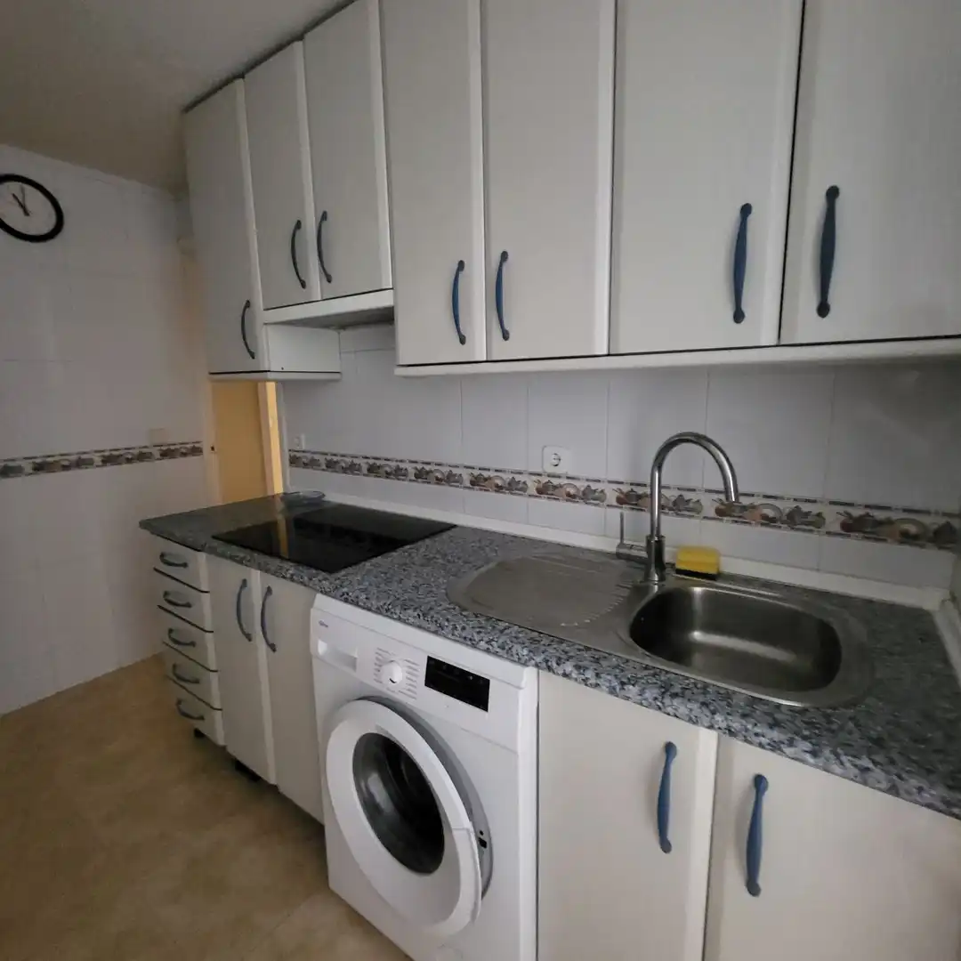 Cuina de Pis en venda en Ávila amb Calefacció, Terrassa i Moblat