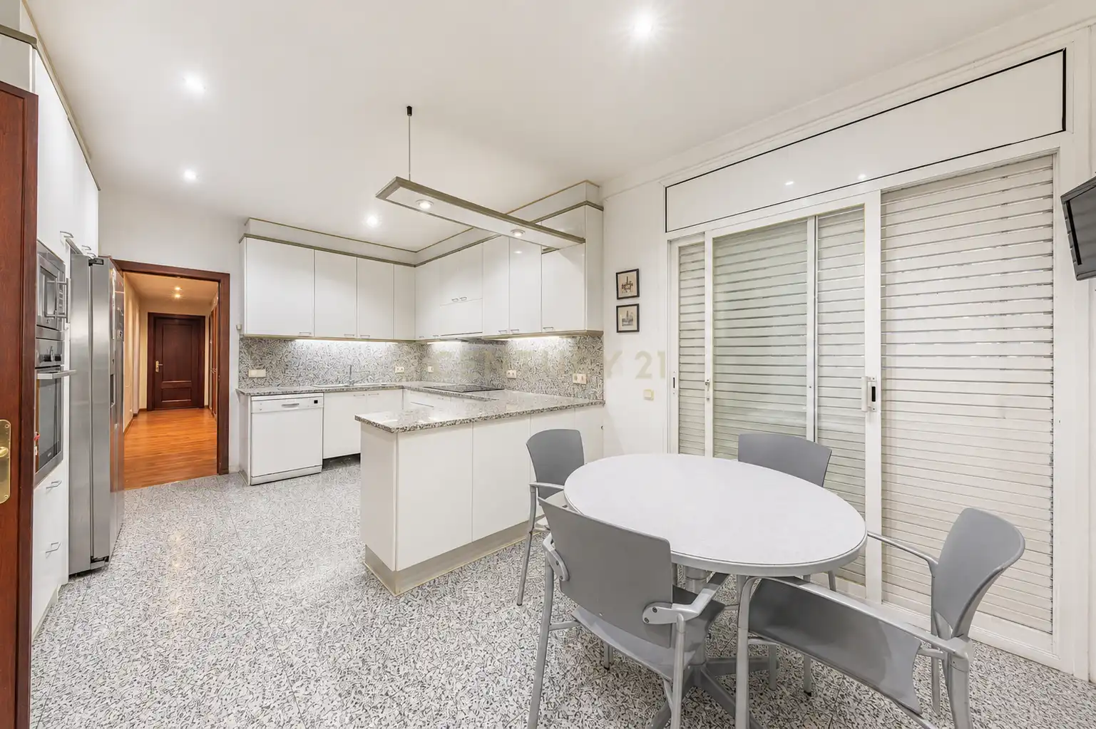 Casa o xalet en venda a Carrer de Mèxic, Sant Cugat del Vallès, Spain, -1, Arxiu