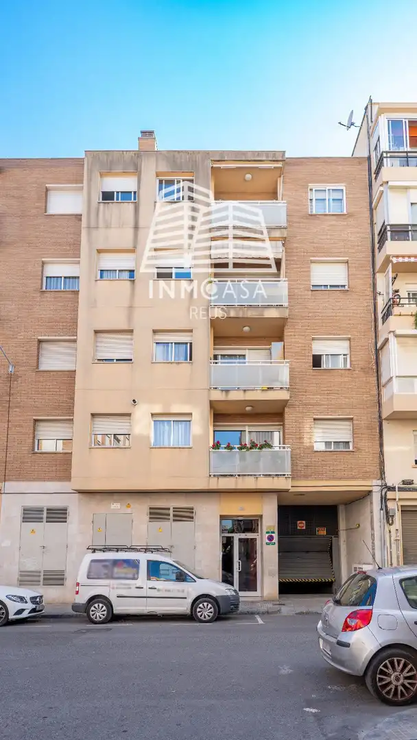 Vista exterior de Piso en venta en Reus con Aire acondicionado, Calefacción y Terraza