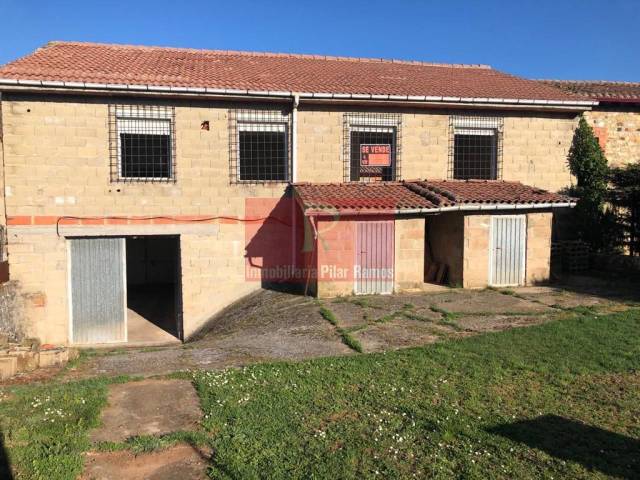 Casa-chalet en Venta en Vegacervera