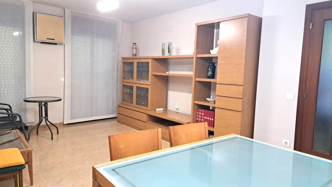 Menjador de Pis de lloguer en Cunit amb Aire condicionat, Calefacció i Moblat
