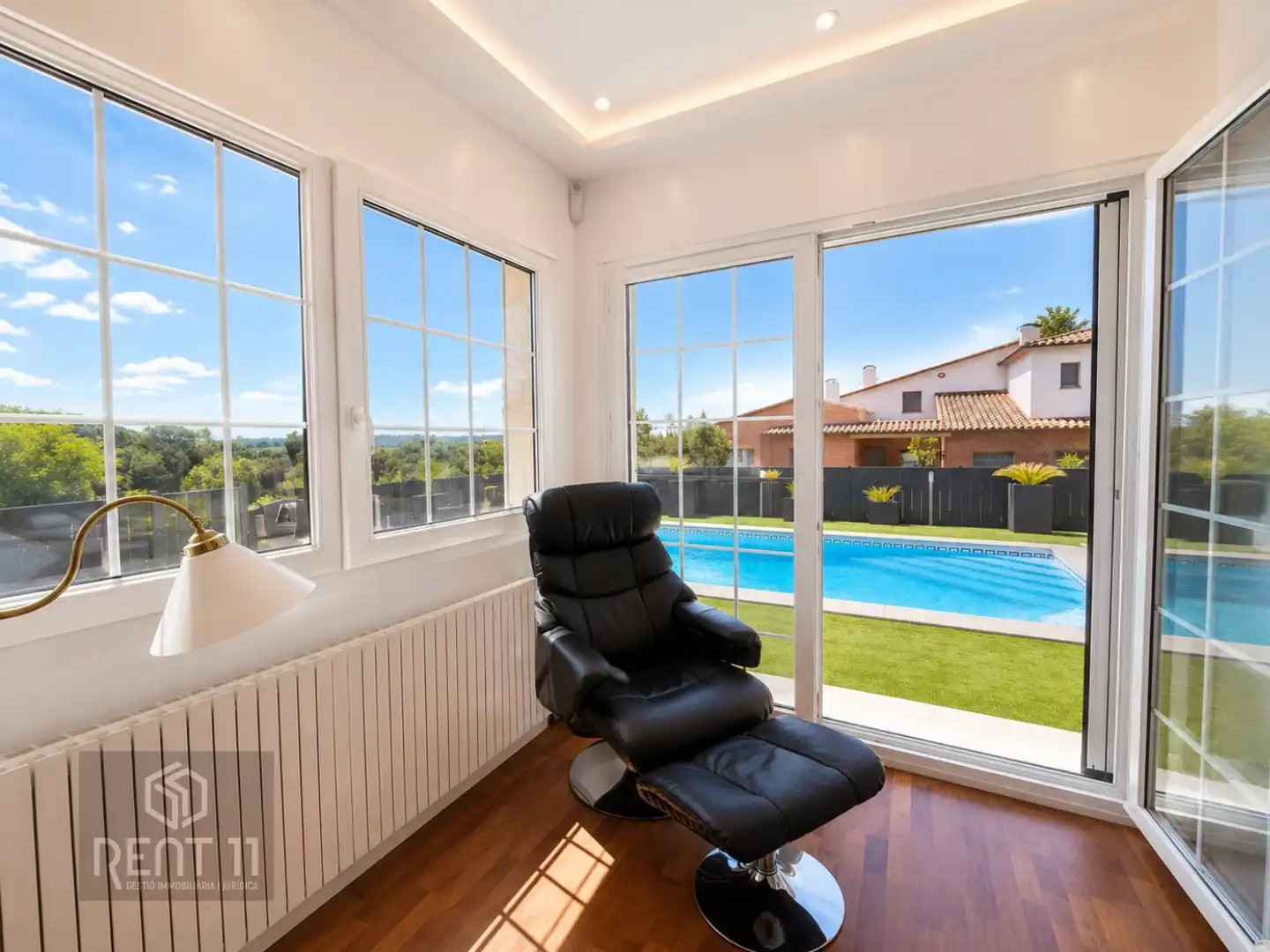Sala de estar de Casa o chalet en venta en Girona con Aire acondicionado, Calefacción y Trastero
