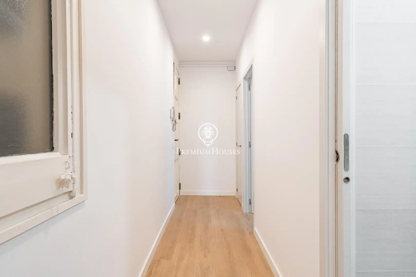 Apartments for sale in Barcelona  with Parquet flooring
