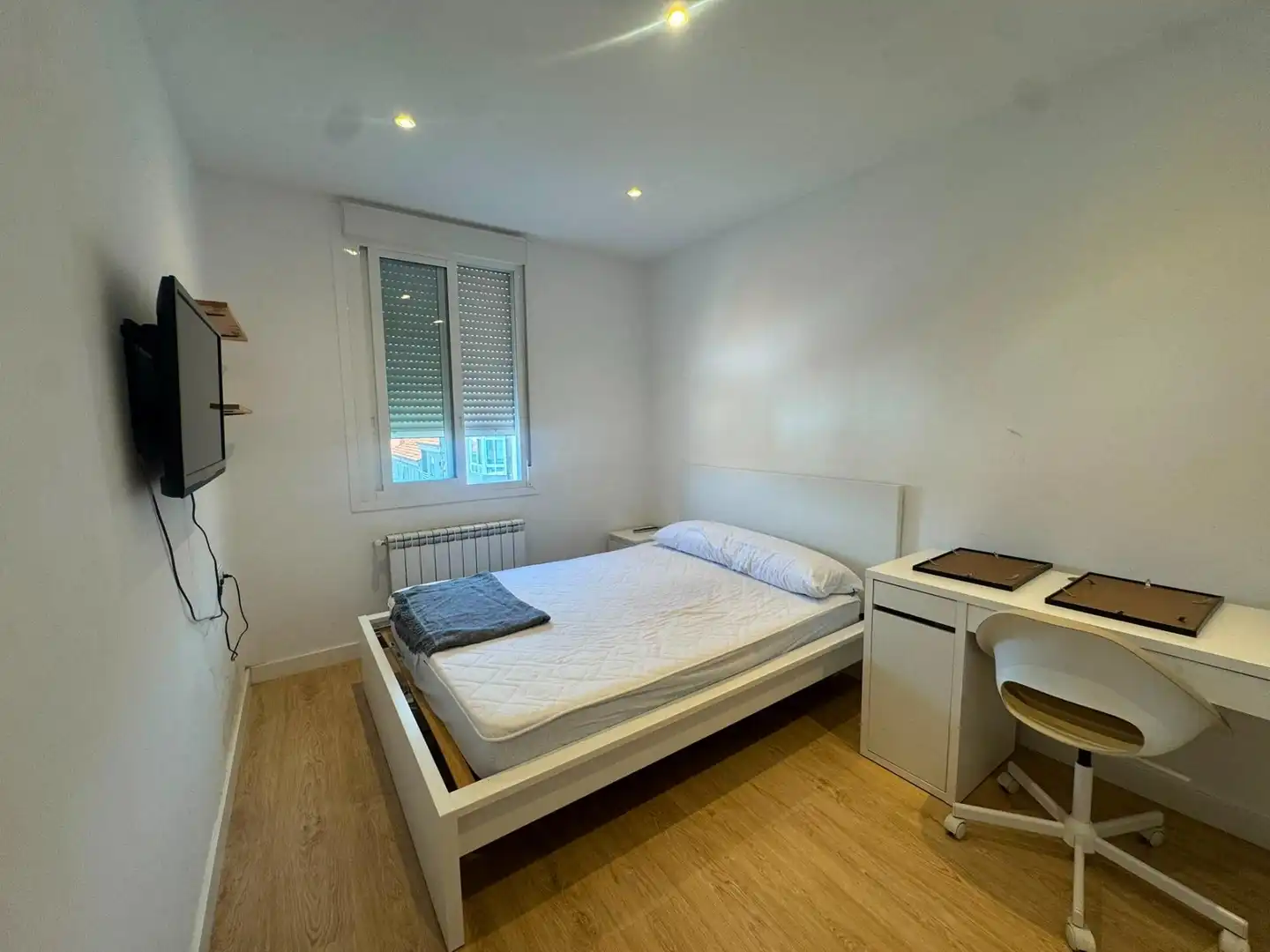Habitación de Piso de alquiler en Ourense Capital  con Calefacción, Amueblado y Balcón