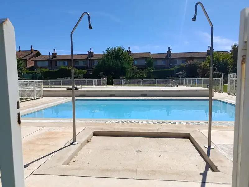 Semi-detached house with pool for sale in Simancas, imagen 6