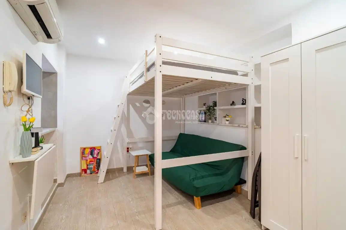 Habitación de Estudio en venta en Granada con Aire acondicionado