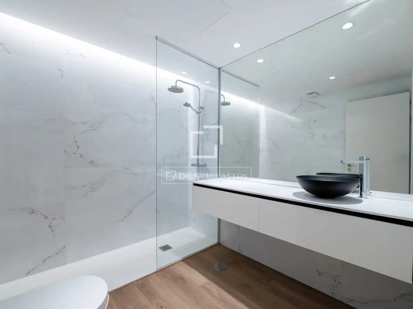Baño de Ático en venta en Madrid con Aire acondicionado, Calefacción y Terraza