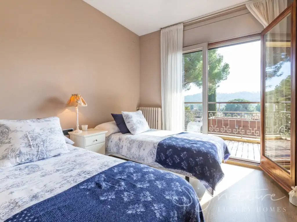 Habitación de Casa o chalet en venta en Sant Cugat del Vallès con Calefacción, Jardín privado y Terraza