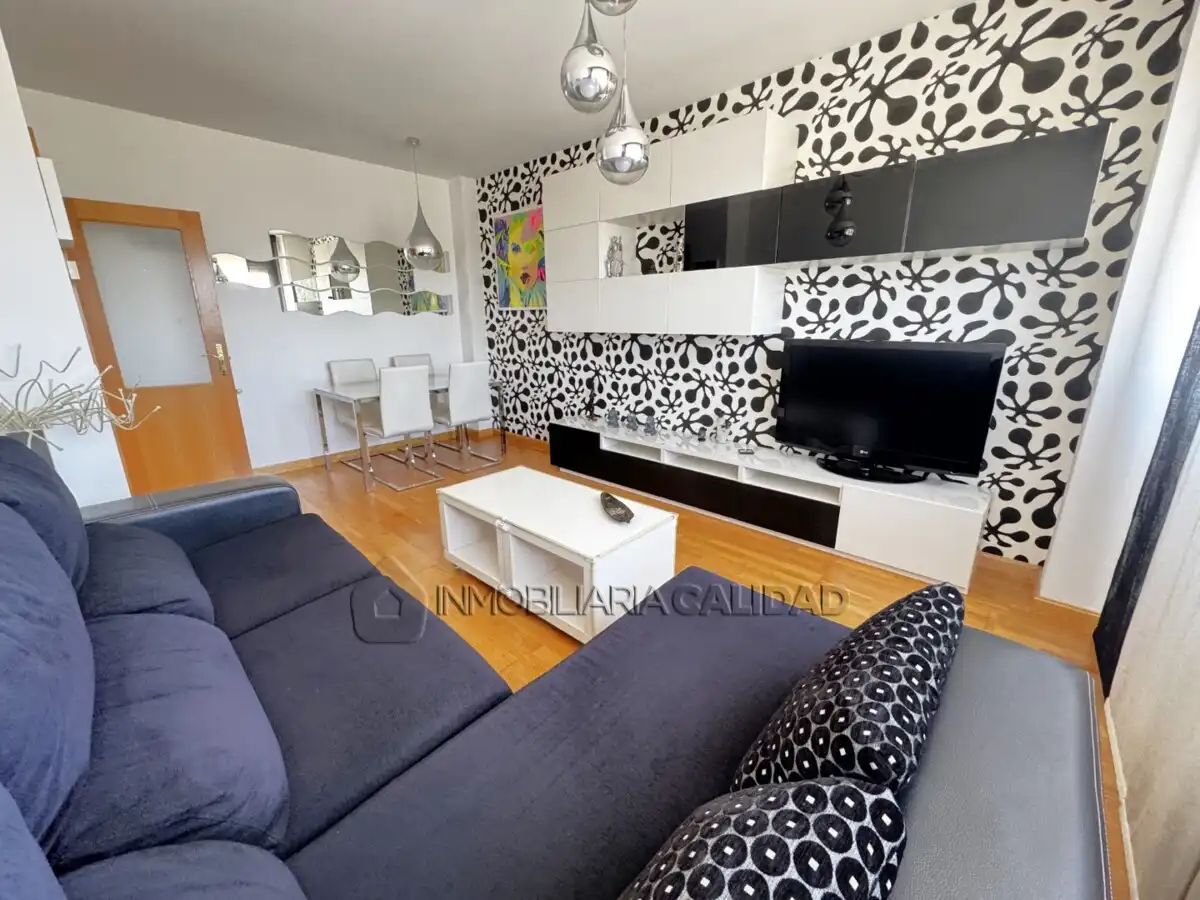 Sala de estar de Piso en venta en Burgos con Calefacción, Terraza y Trastero