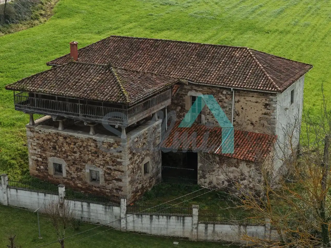 Casa o xalet en venda a Llamas, Salas