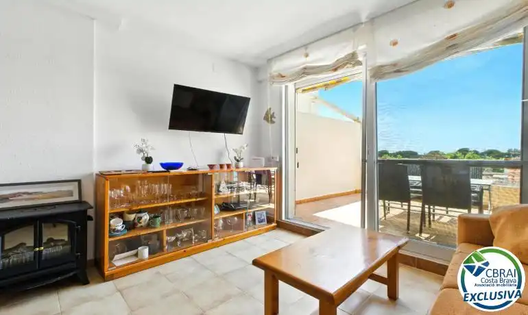 Dormitori de Àtic en venda en Empuriabrava amb Calefacció, Jardí privat i Moblat