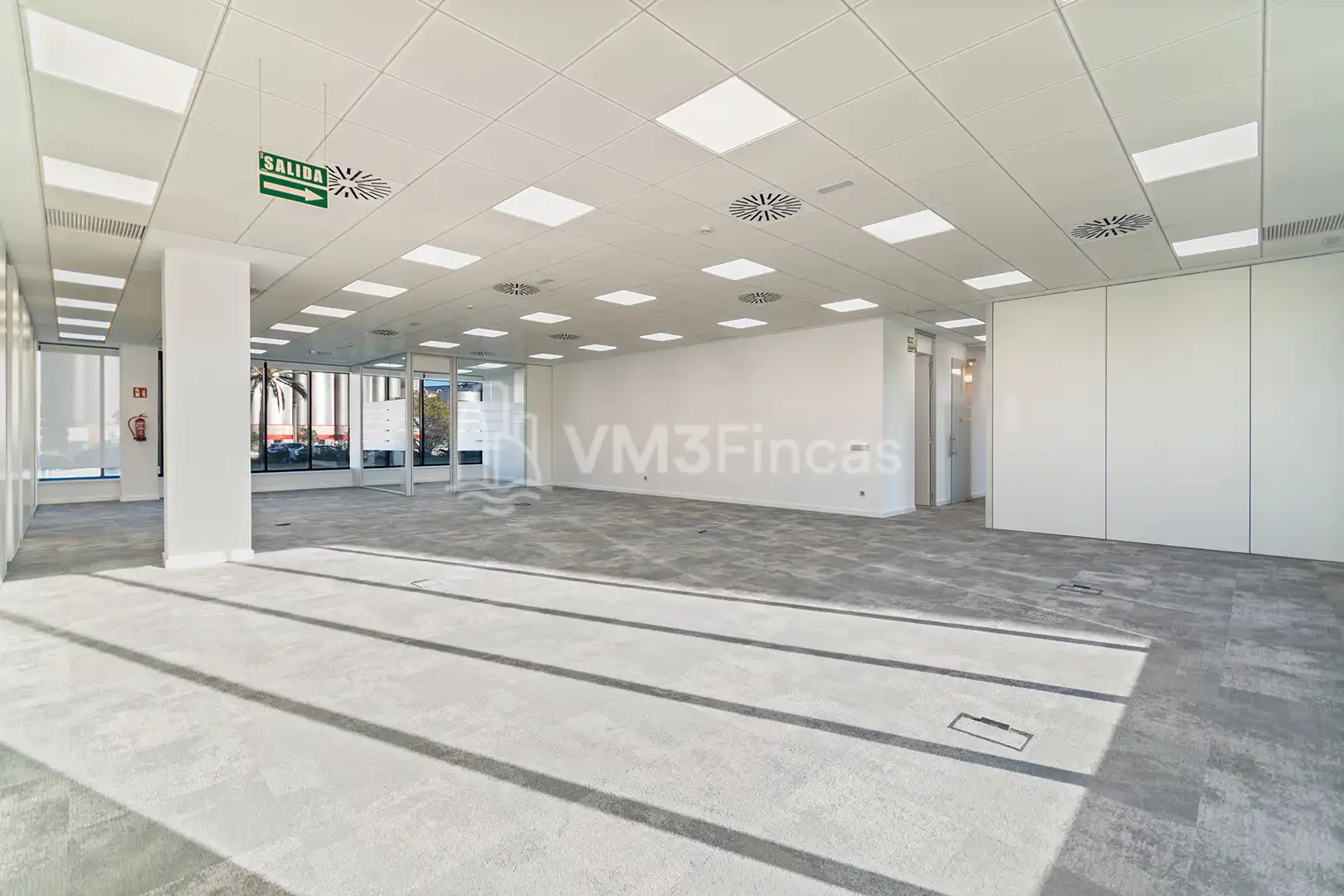 Büro zur Miete in El Prat de Llobregat mit Klimaanlage, Heizung und Terrasse