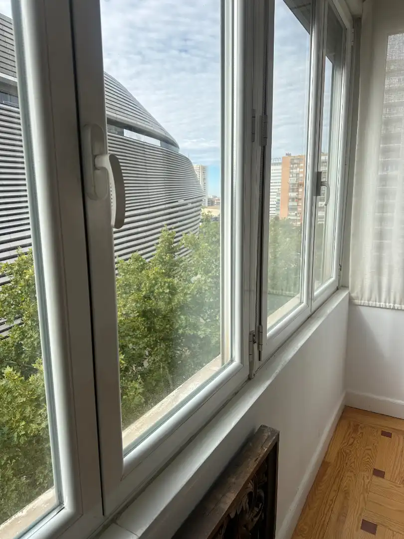 Piso con ascensor en venta en Calle de Rafael Salgado, imagen 8