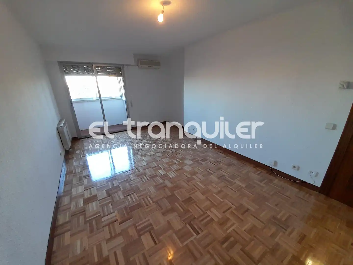Habitación de Piso de alquiler en  Madrid Capital con Aire acondicionado, Parquet y Terraza