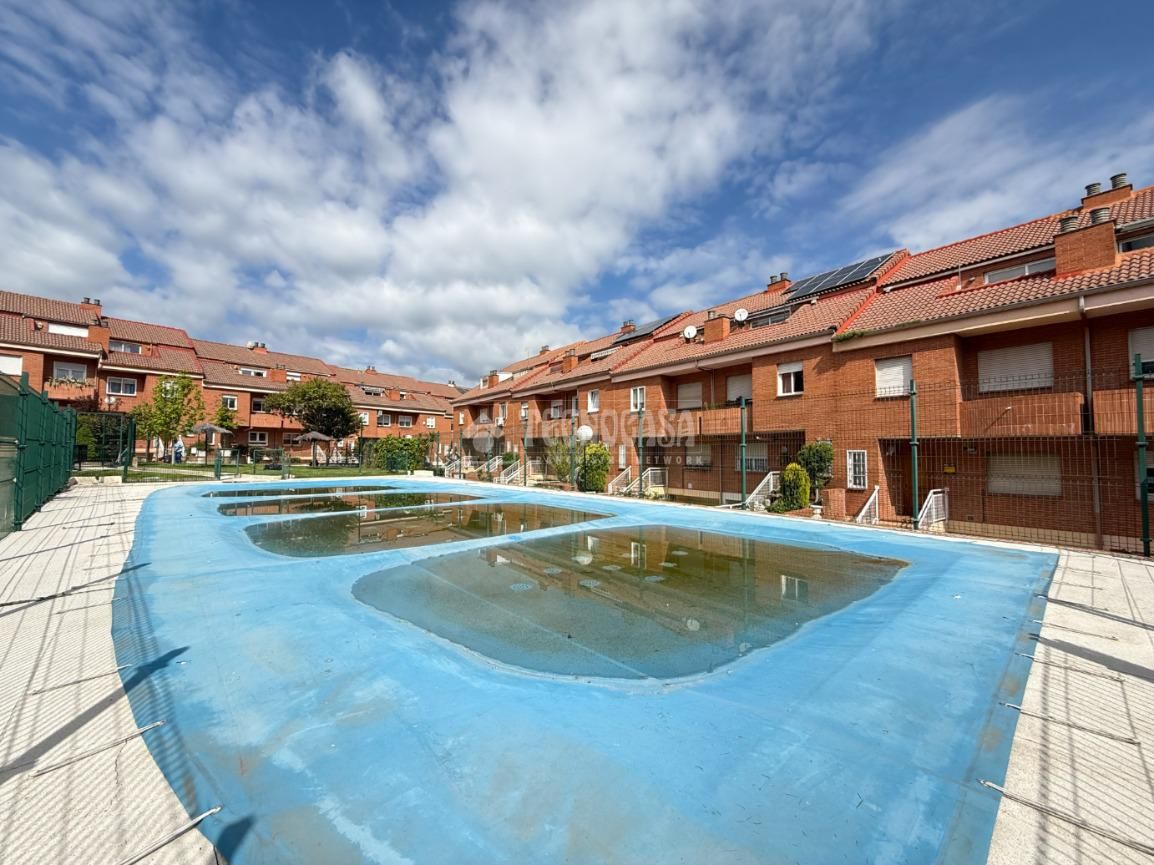 Swimming pool of Flat for sale in Galapagar  with Heating, Parquet flooring and Storage room