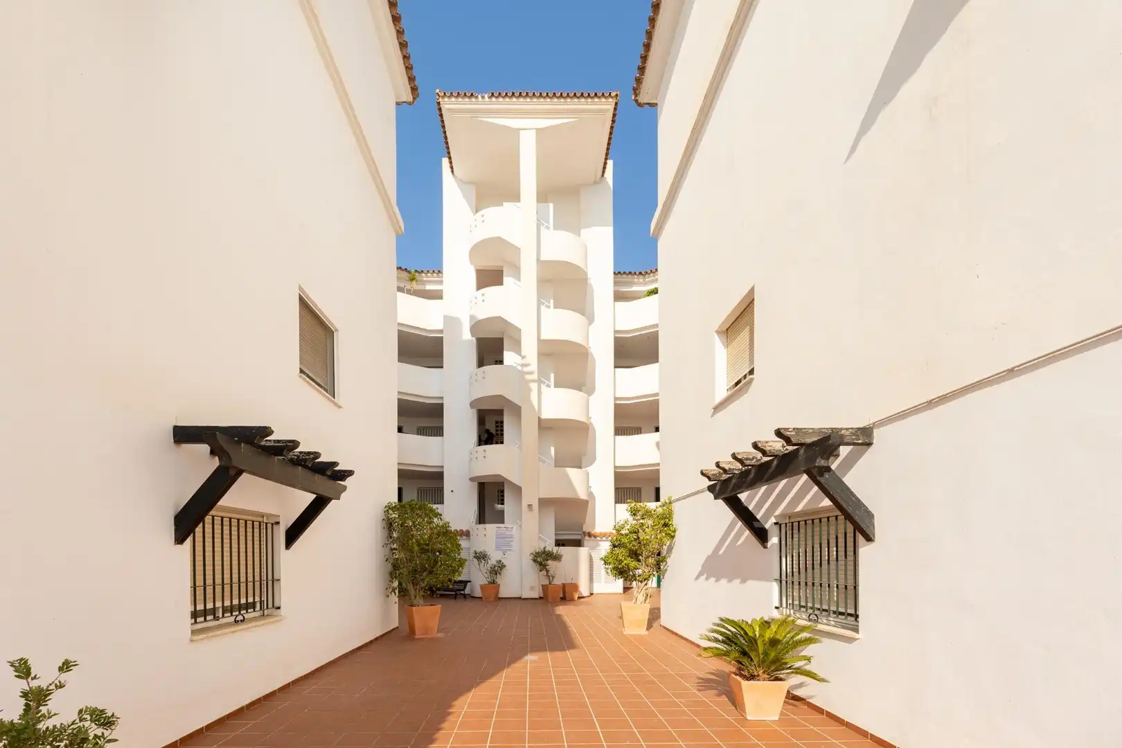 Exterior view of Flat for sale in Motril  with Air Conditioner, Private garden and Terrace