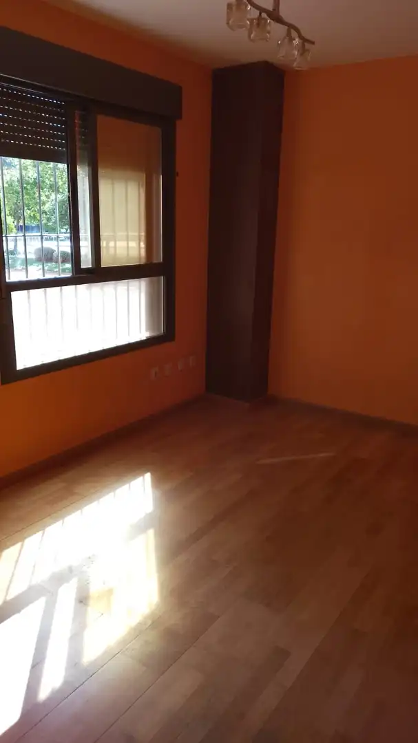 Piso en venta en Valencia con Jardín privado, Parquet y Horno