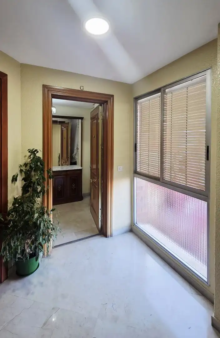 Wohnung zum Verkauf in Benidorm mit Klimaanlage und Terrasse