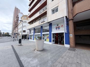Business premises to rent in Avenida Italia
