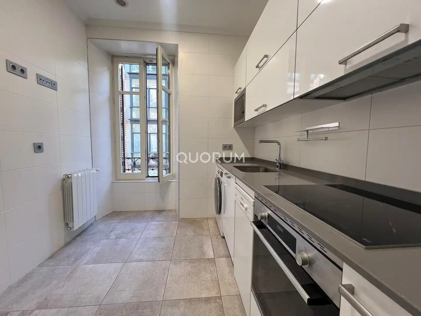 Cocina de Piso de alquiler en Bilbao  con Calefacción, Parquet y Balcón