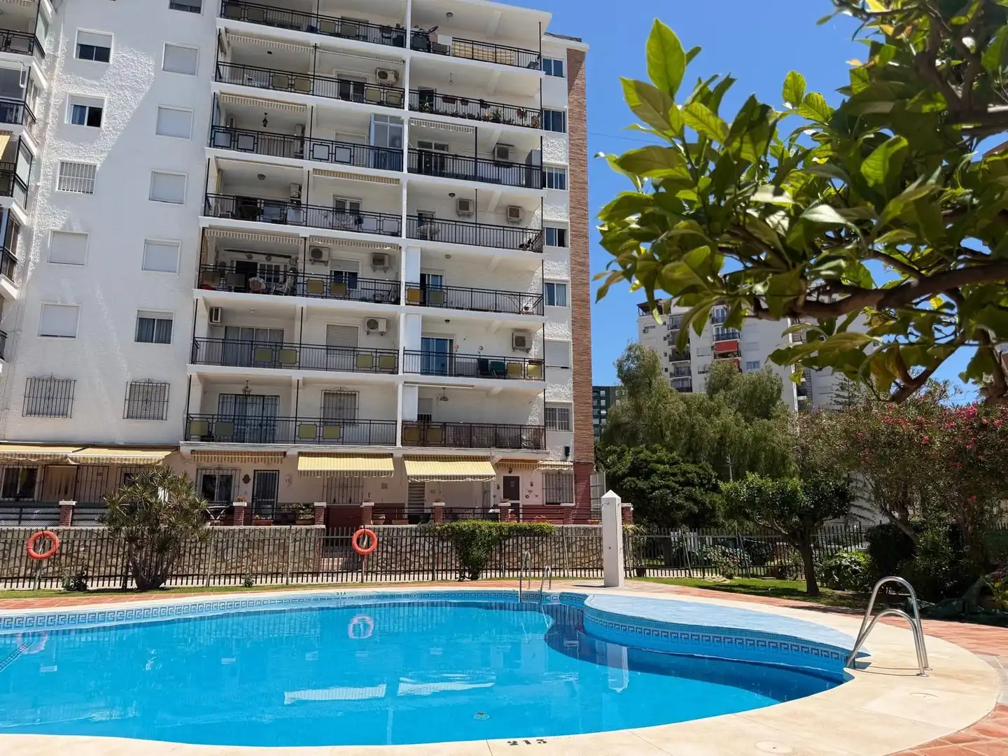 Piscina de Pis en venda en Fuengirola amb Aire condicionat, Terrassa i Moblat