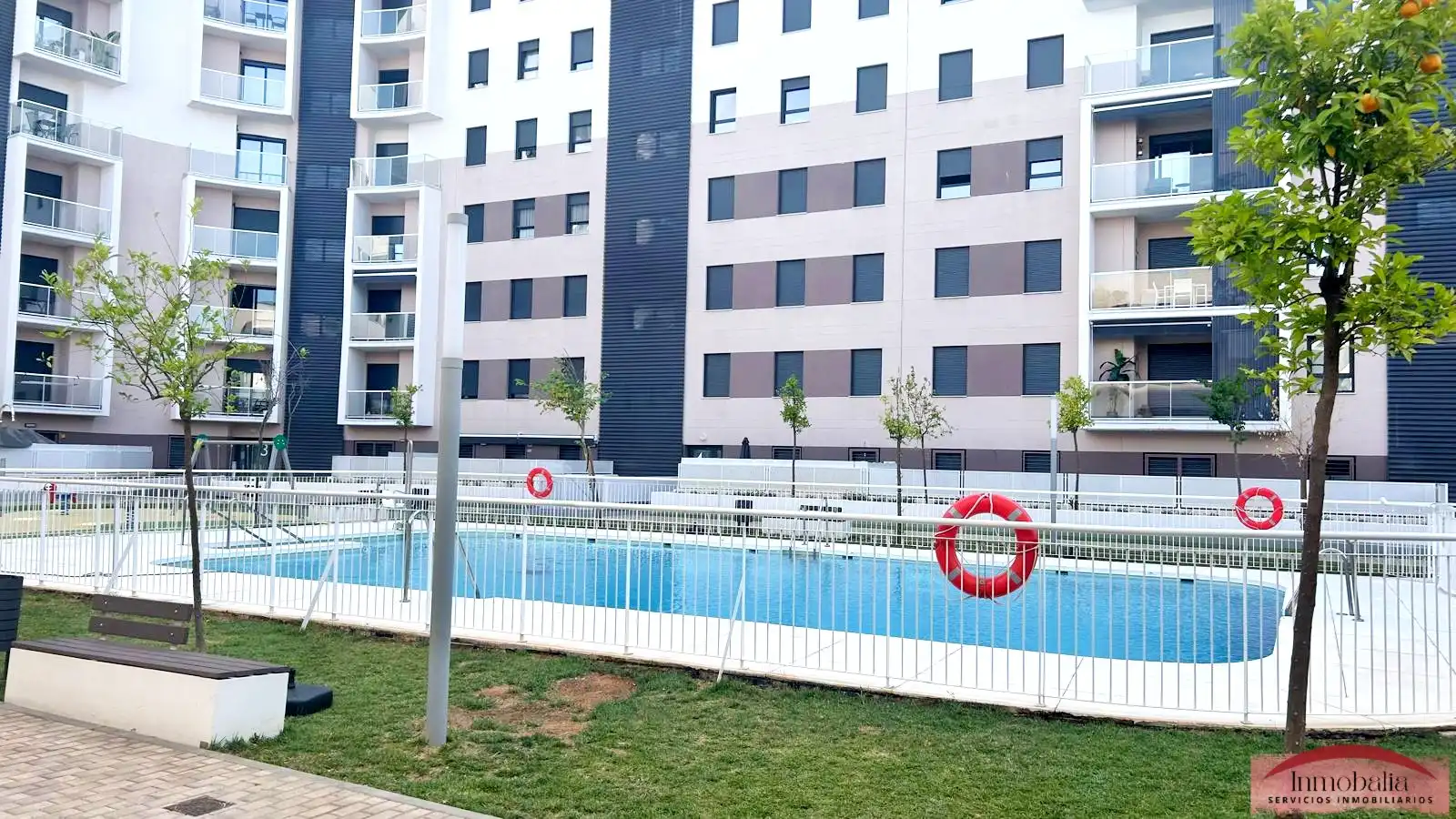 Swimming pool of Flat for rent in Sevilla  with Air Conditioner, Terrace and Furnished