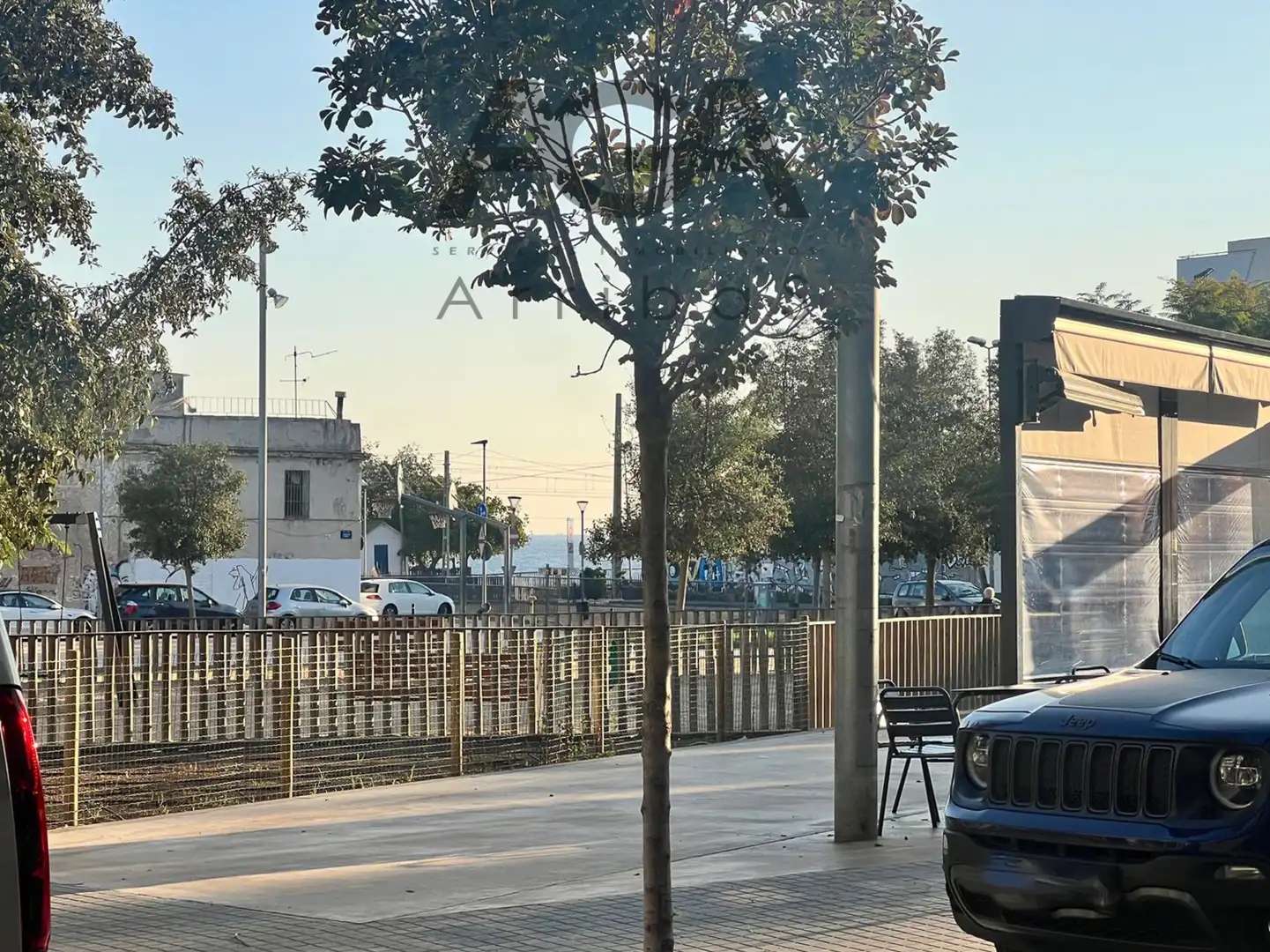 Vista exterior de Local en venta en Badalona