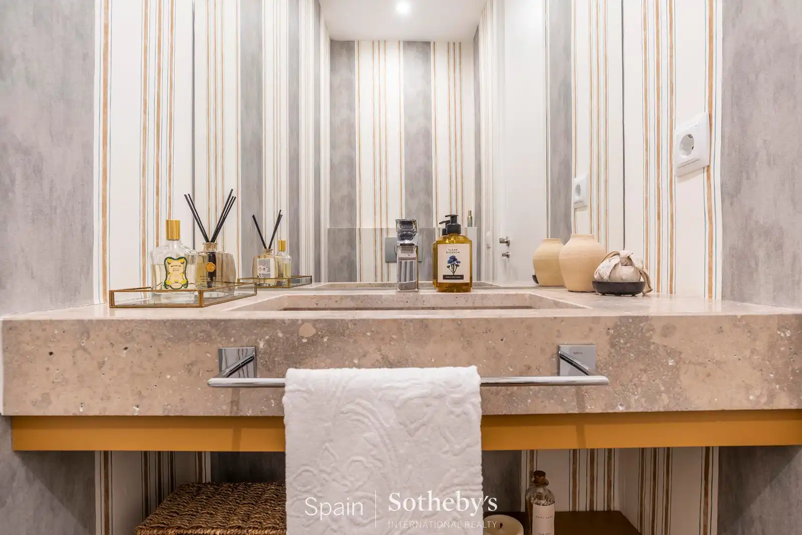 Bany de Apartament en venda en Madrid amb Aire condicionat, Calefacció i Traster