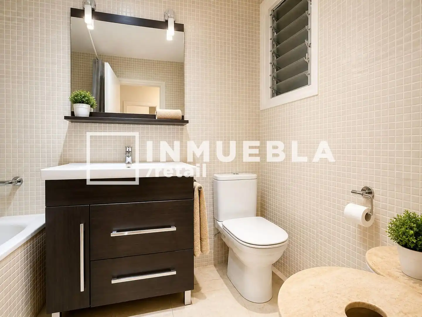 Badezimmer von Wohnung zum Verkauf in Barcelona mit Heizung, Parkett und Terrasse