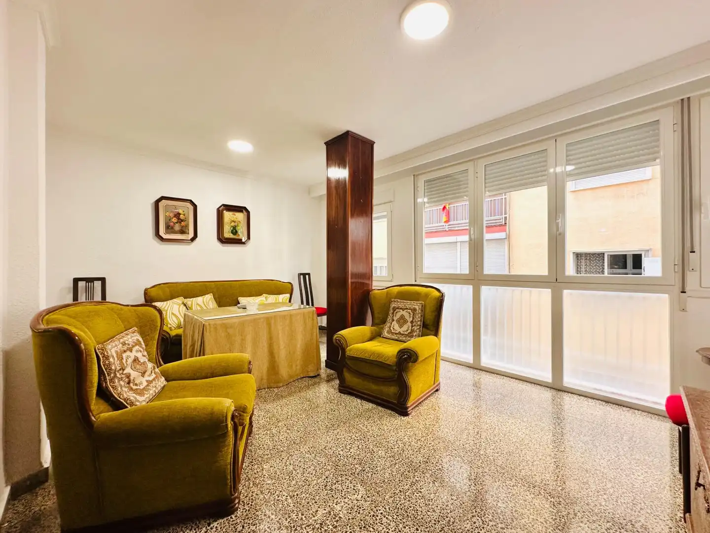 Sala d'estar de Pis de lloguer en Granada amb Moblat