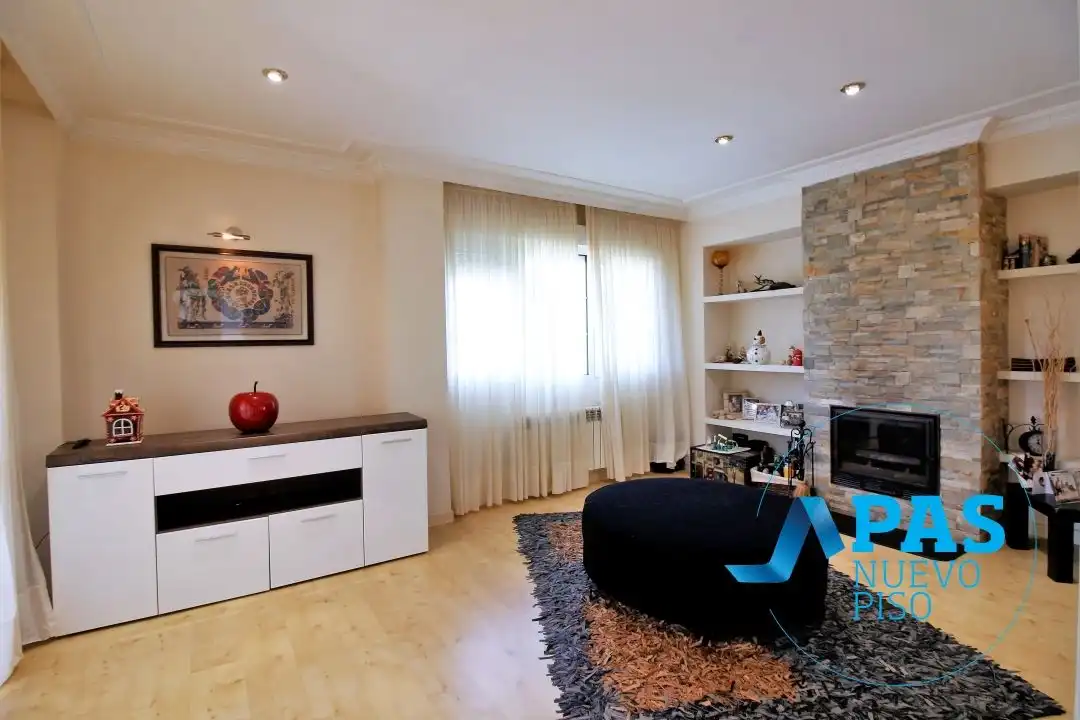 Living room of Houses for sale in Santander  with Heating, Private garden and Terrace