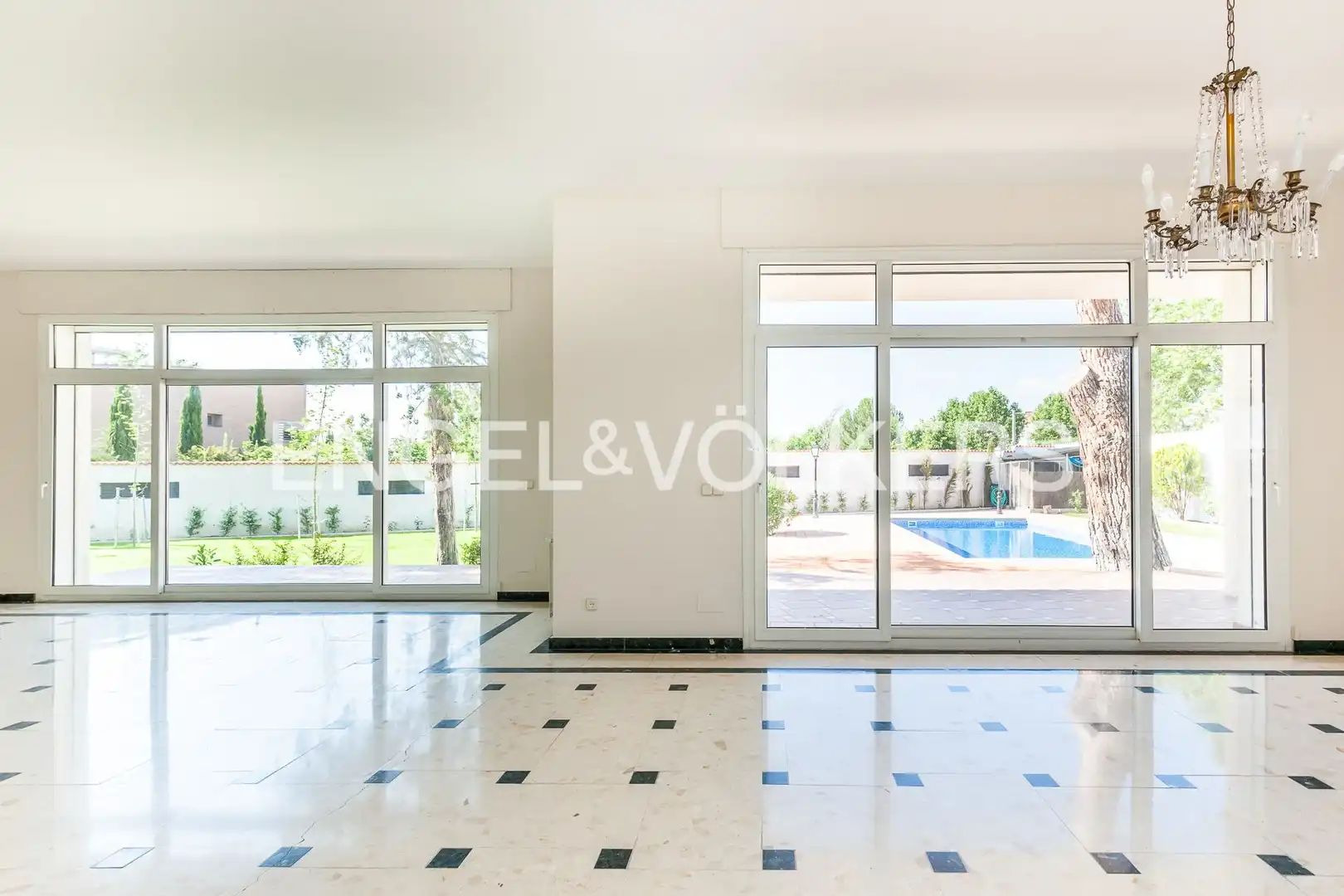 Living room of Houses for rent in Madrid  with Air Conditioner, Heating and Private garden