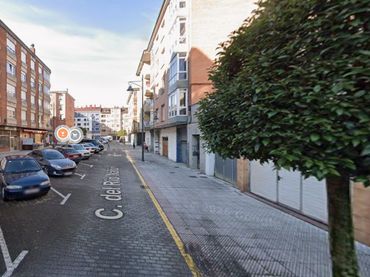 Einzelparkplatz zum Verkauf in Lugones