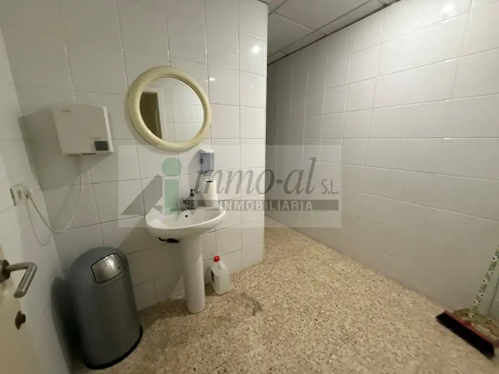 Local comercial de lloguer a Calle Benarabe 10, imagen 11