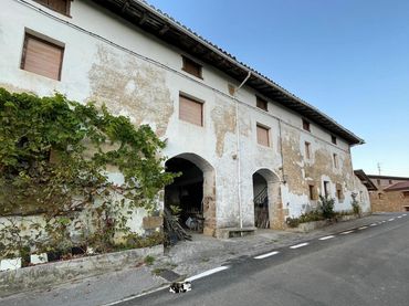 Casa rustica con balcone in vendita a Aranzeta Auzoa Auzoa 17