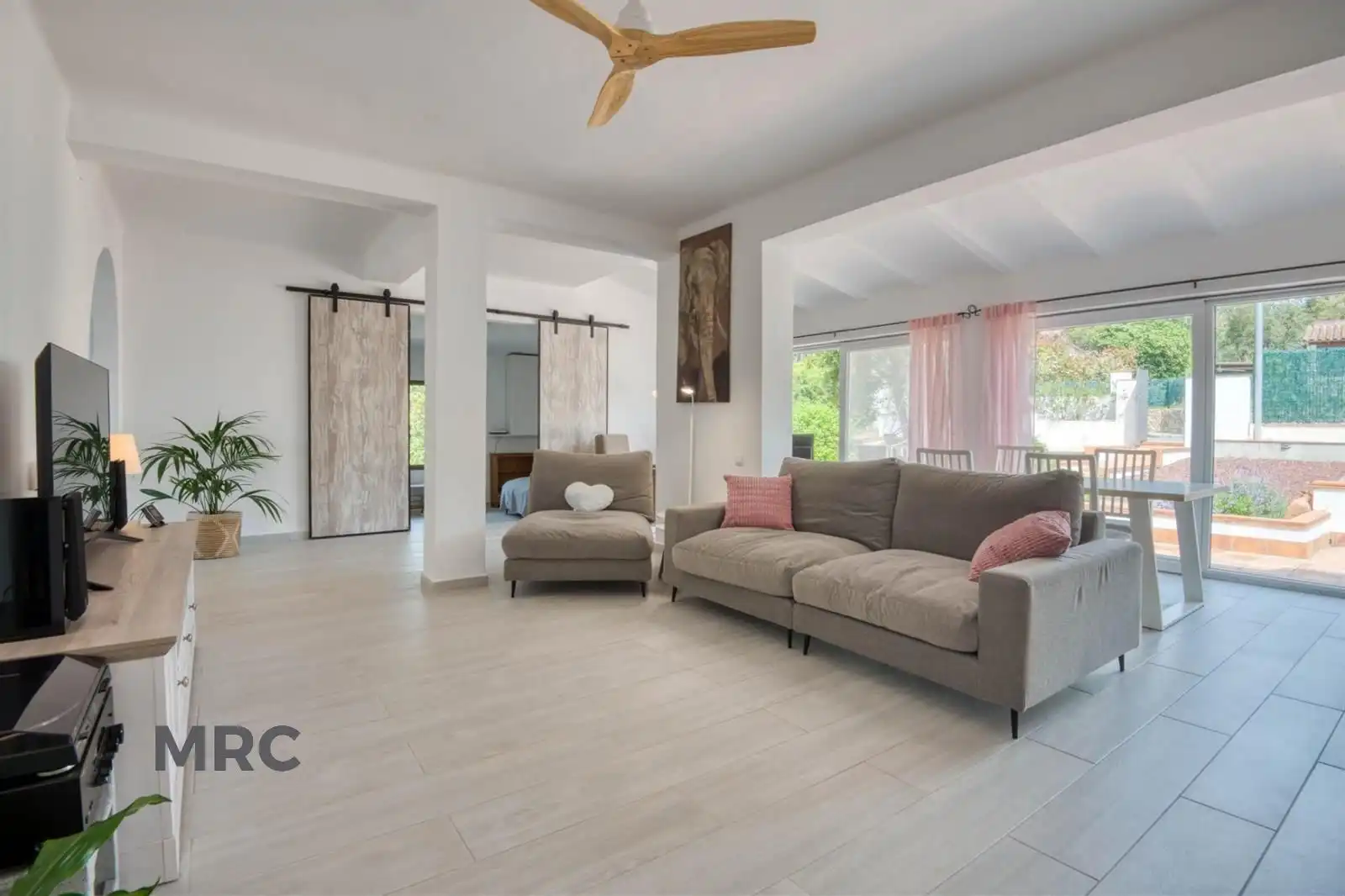 Sala de estar de Casa o chalet en venta en Santa Cristina d'Aro con Calefacción, Terraza y Trastero