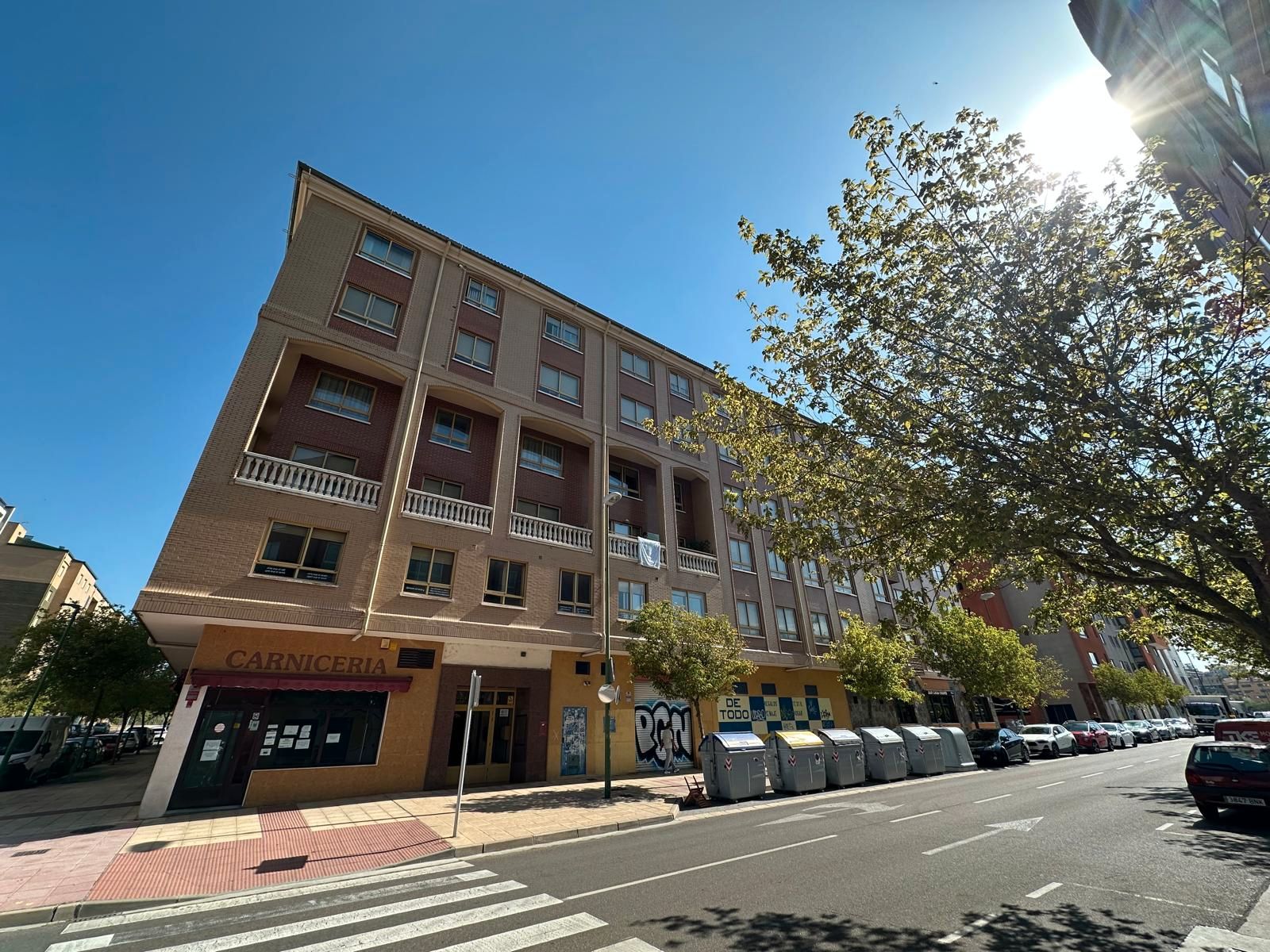 Vista exterior de Apartamento en venta en Burgos Capital con Calefacción, Trastero y Amueblado
