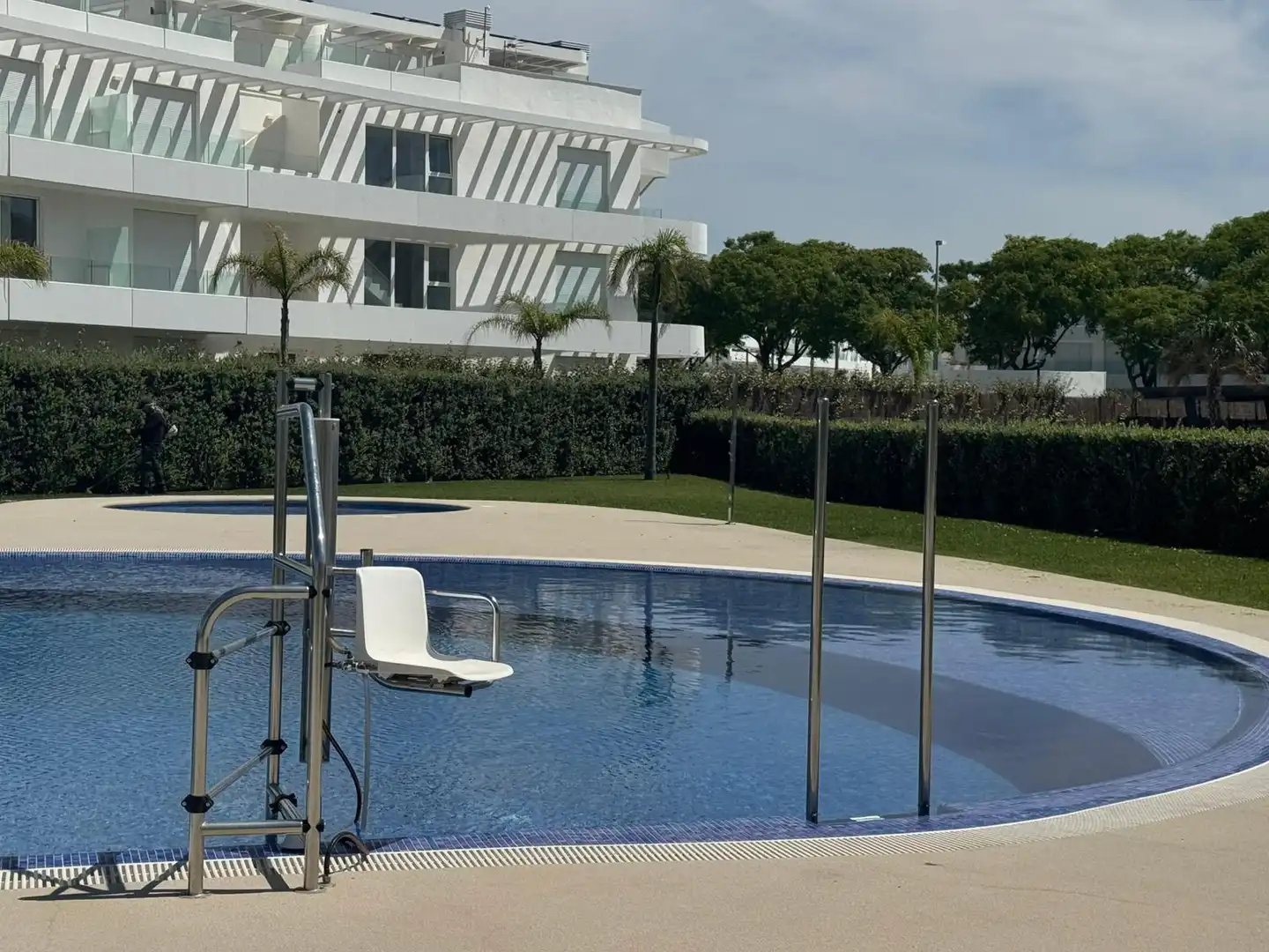 Piscina de Apartament en venda en Chipiona amb Terrassa, Traster i Moblat