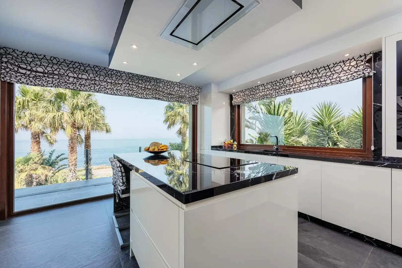 Kitchen of Houses for sale in Oia  with Air Conditioner, Heating and Private garden