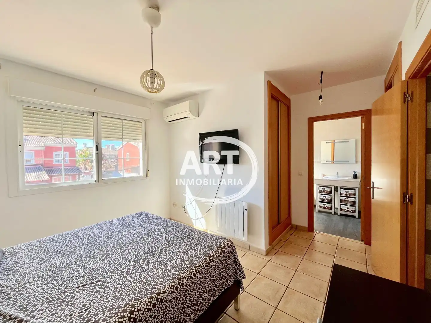 Dormitori de Casa o xalet en venda en La Pobla de Vallbona amb Aire condicionat, Calefacció i Terrassa